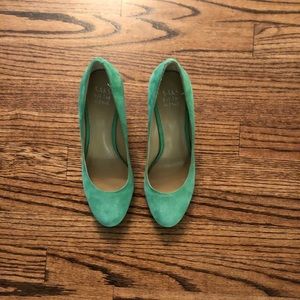 Saks Fifth Avenue green suede wedges